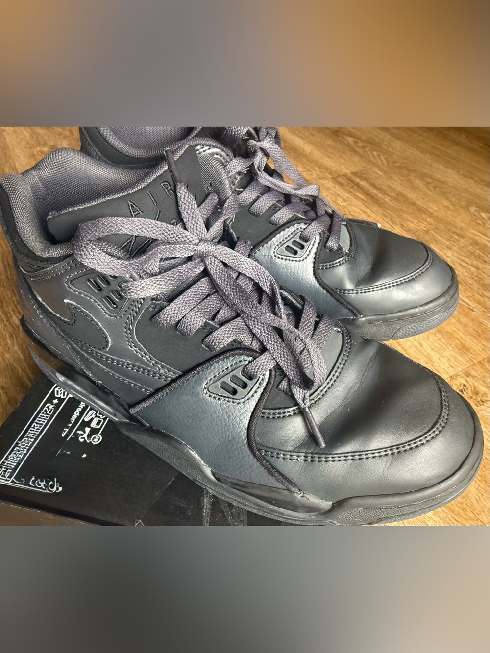1Nike Airflight size 10